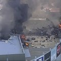 FOTOD JA VIDEO: Melbourne'i lähistel sõitis lennuk viie inimesega pardal ostukeskusesse