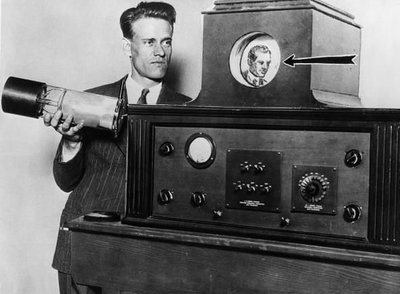Leiutaja Philo Taylor Farnsworth demonstreeris Ameerika Ühendriikides elektroonilist televisiooni 7. septembril 1927