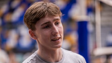 Võrkpallikoondise pesamuna Tristan Täht õpib laagri kõrvalt matemaatikaeksamiks ja loodab end peatreeneri lõppvalikkusse mängida