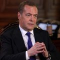 Дмитрий Медведев призвал россиян скачивать пиратские фильмы, чтобы „обанкротить нетфликсы“