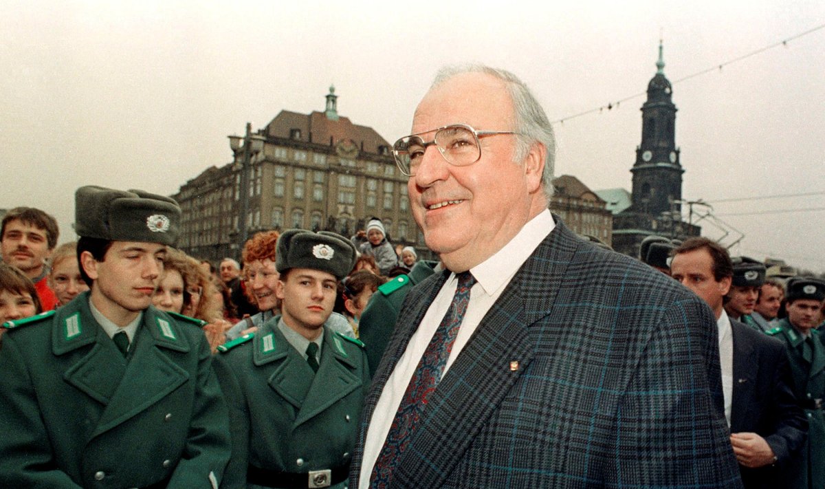 FILE PHOTO - German Chancellor Helmut Kohl smiling during a visit to Dresden