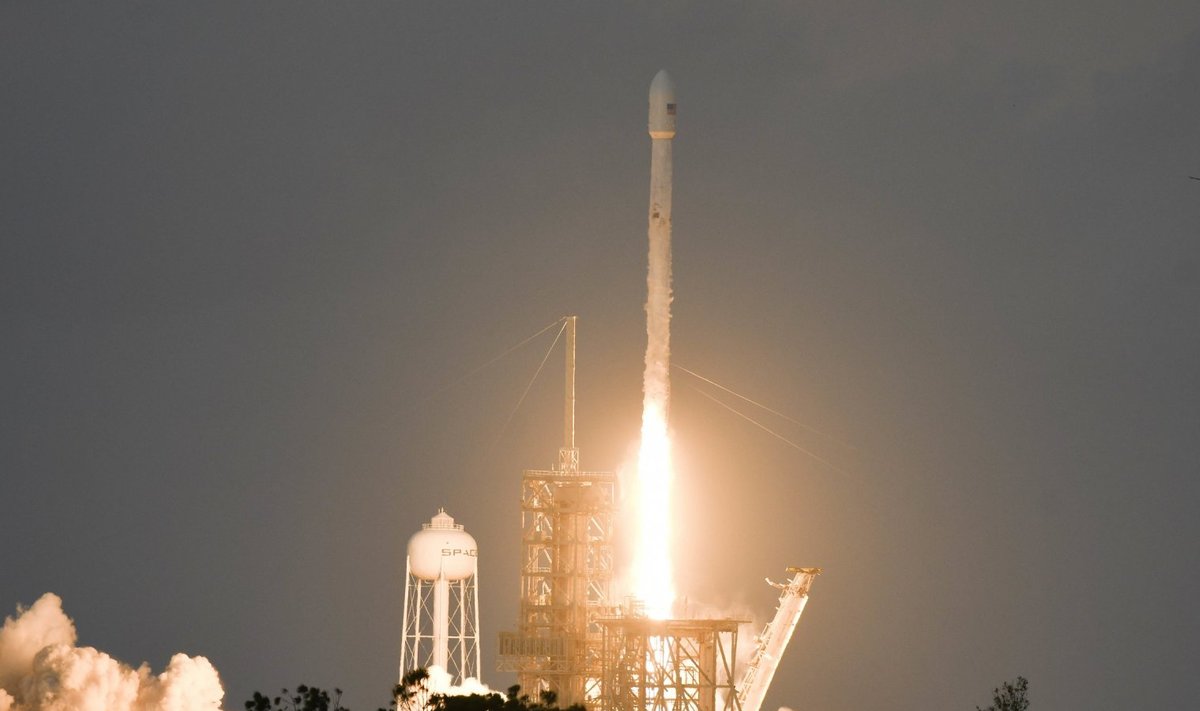 SpaceXi Falcon 9 start oktoobris. Ka pildil oleva raketi esimest astet kasutati teist korda. 