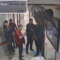 VIDEO | Iisrael avaldas valvekaamera video, mis väidetavalt näitab pantvangide viimist Gaza Al-Shifa haiglasse