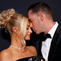 Paris Hilton ja abikaasa ei näe põhjust kodust lahkumiseks: me põhimõtteliselt ainult kaisutame ja suudleme