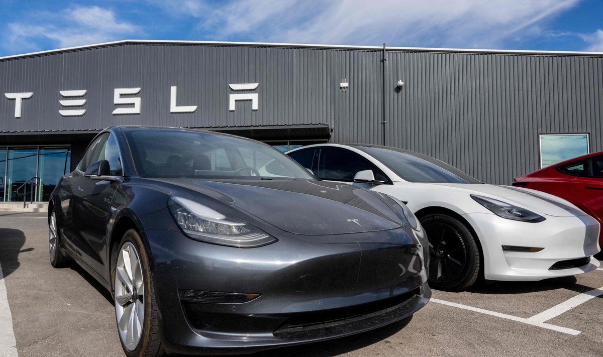Eelmisel aastal tarniti klientidele kokku 1,3 miljonit Tesla autot.