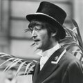 Võigas reliikvia: Oksjonil müüdi John Lennoni verega määritud särk