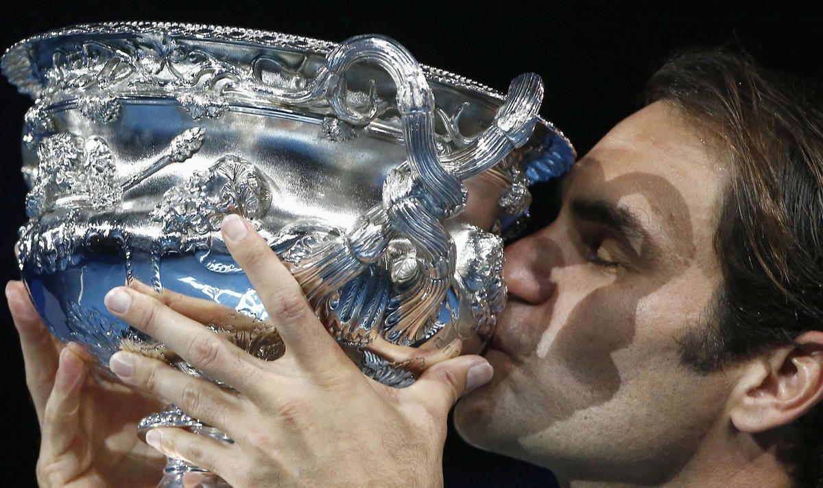 Nii tuttav, ometi nii eriline tunne: Roger Federer on nüüd 18-kordne suurturniiride tšempion.