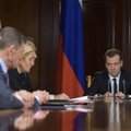 Medvedev ähvardas keelata kõigi transpordiliikide Ukrainast Venemaale sisenemise