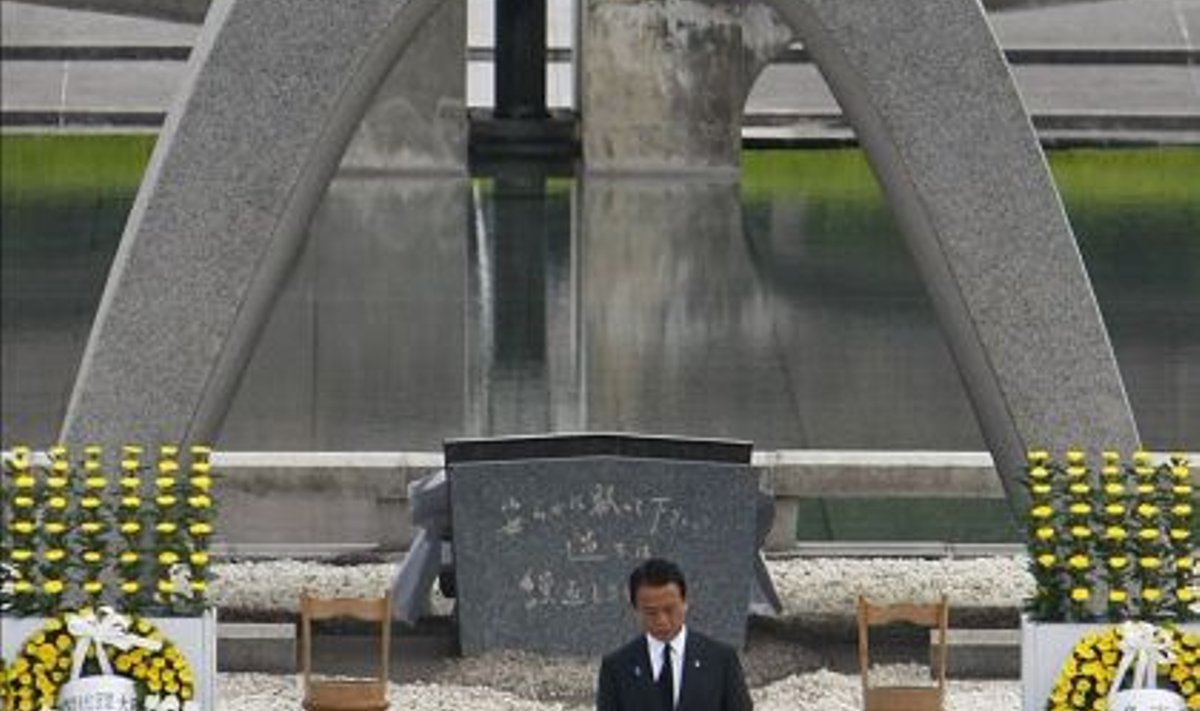 Jaapani peaminister Taro Aso Hiroshima memoriaalis