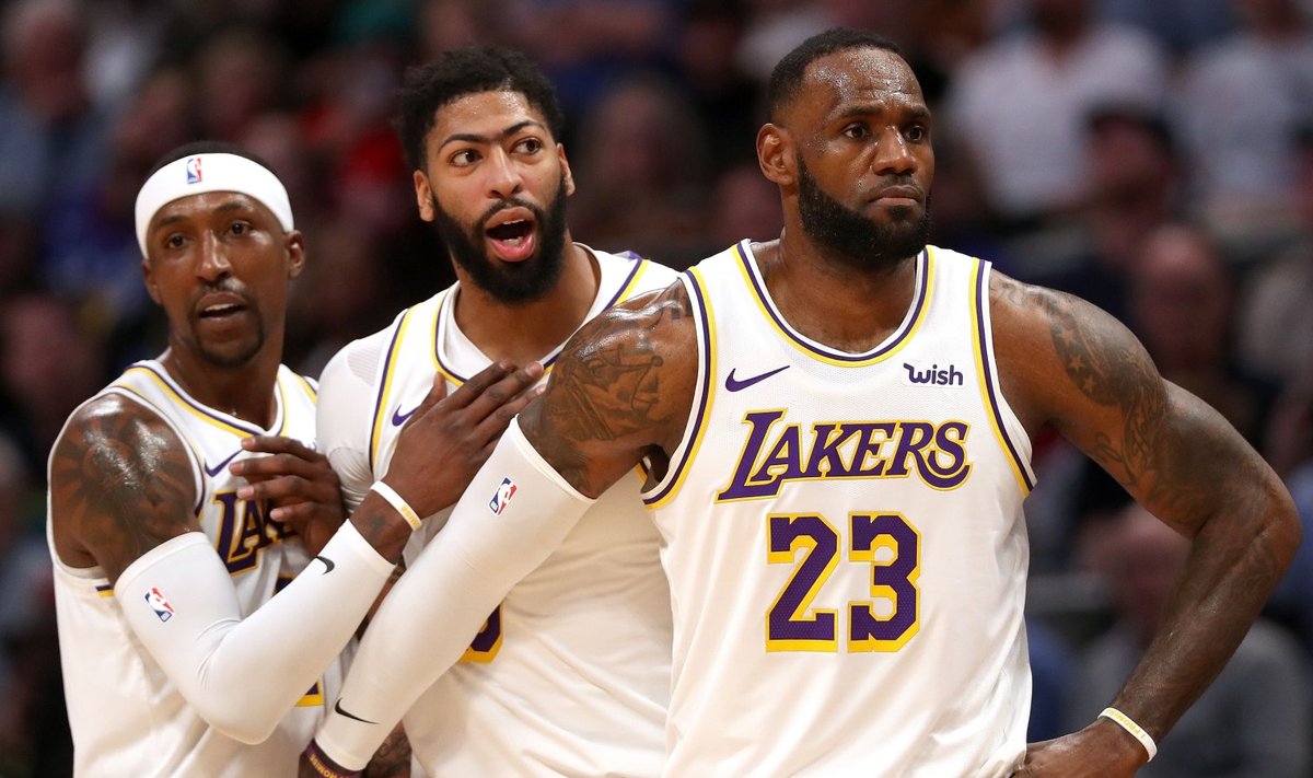 Lakersi mängumehed Kentavious Caldwell-Pope, Anthony Davis ja LeBron James