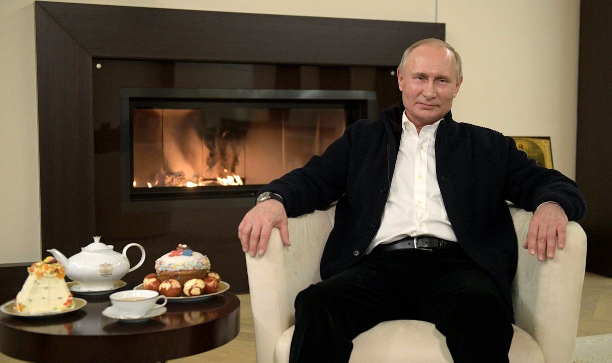 Venemaa president Vladimir Putin jääb neil päevil kaamera ette eelkõige oma Novo-Ogarjovo residentsis.