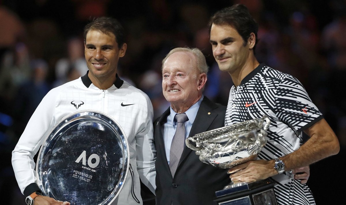 Rafael Nadal ja Roger Federer koos Rod Laveriga