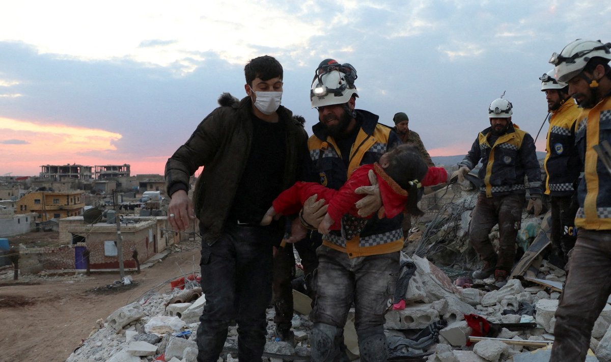 Süüria rusudest päästetud laps