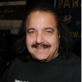 Ron Jeremy on haiglast väljas ja valmis taas oma vemmalt viibutama!