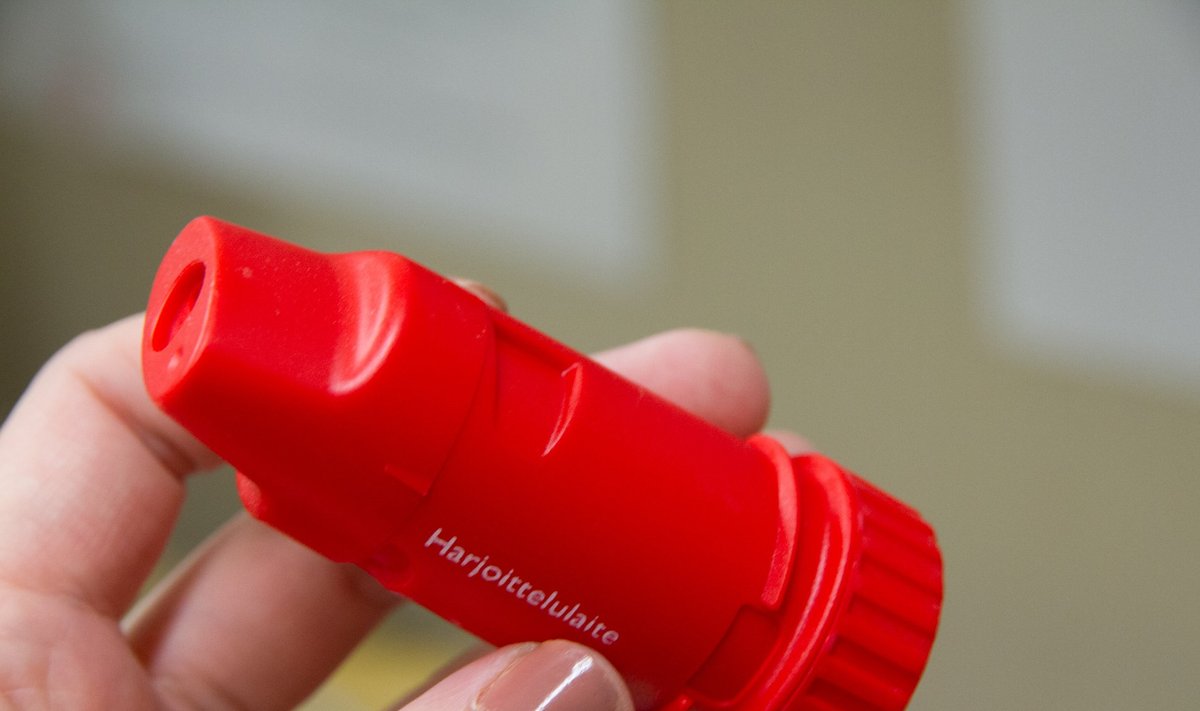 Astma puhul saab haige sageli abi inhalaatori abil sissehingatavast ravimist.