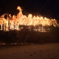 FOTOD: Paides põles suure leegiga ärihoone kõrvalhoone