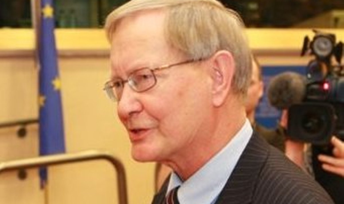 Tunne Kelam enne erakorralise väliskomisjoni istungi algust Euroopa Parlamendis Brüsselis, 12.01.2011