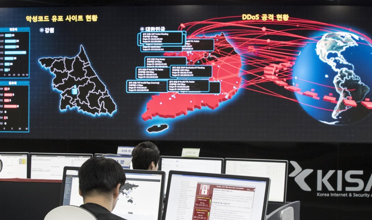 Lõuna-Korea küberturvatöötajad monitoorivad võimalikke rünnakuid. Pilt on pärit 15. maist. 