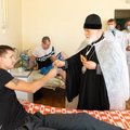 Valgevene kirikupea käis vigastatud protestijaid lohutamas ja nõudis õiglast uurimist