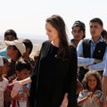 Брэд Питт подозревает, что Джоли посещает беженцев ради искусственного имиджа благотворительницы