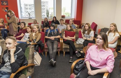 Vene Delfi ajakirjandus suvekooli õpilased