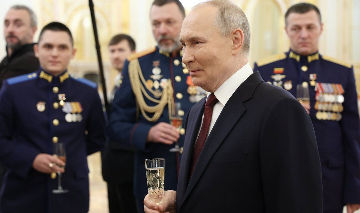 Vladimir Putin kohtumas Kremlis Vene sõjaväelastega. Pilt on tehtud 9. detsembril.