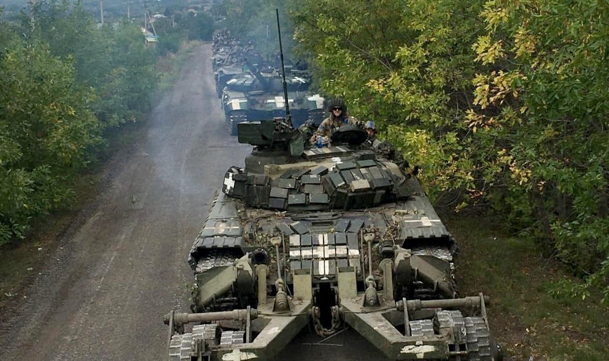 Ukraina armee tankikolonn