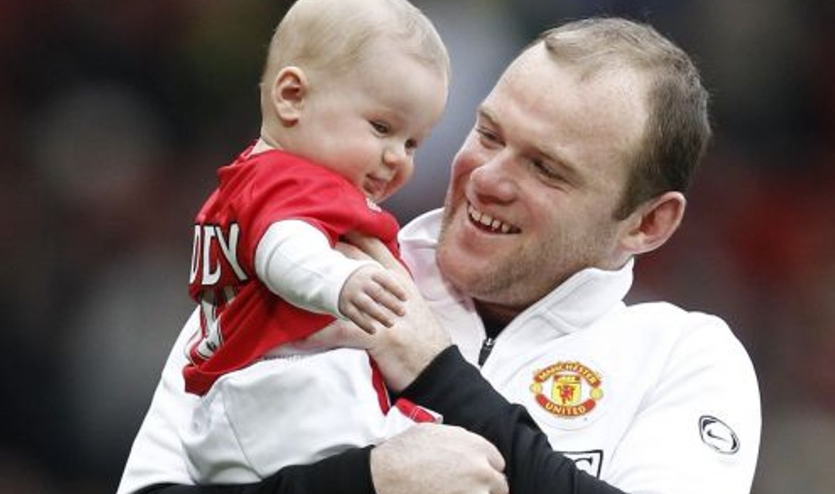 Manchester Unitedi ründaja Wayne Rooney oma poja Kaiga