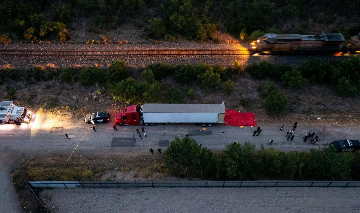 At Least 40 Migrants Found Dead In Truck In San Antonio