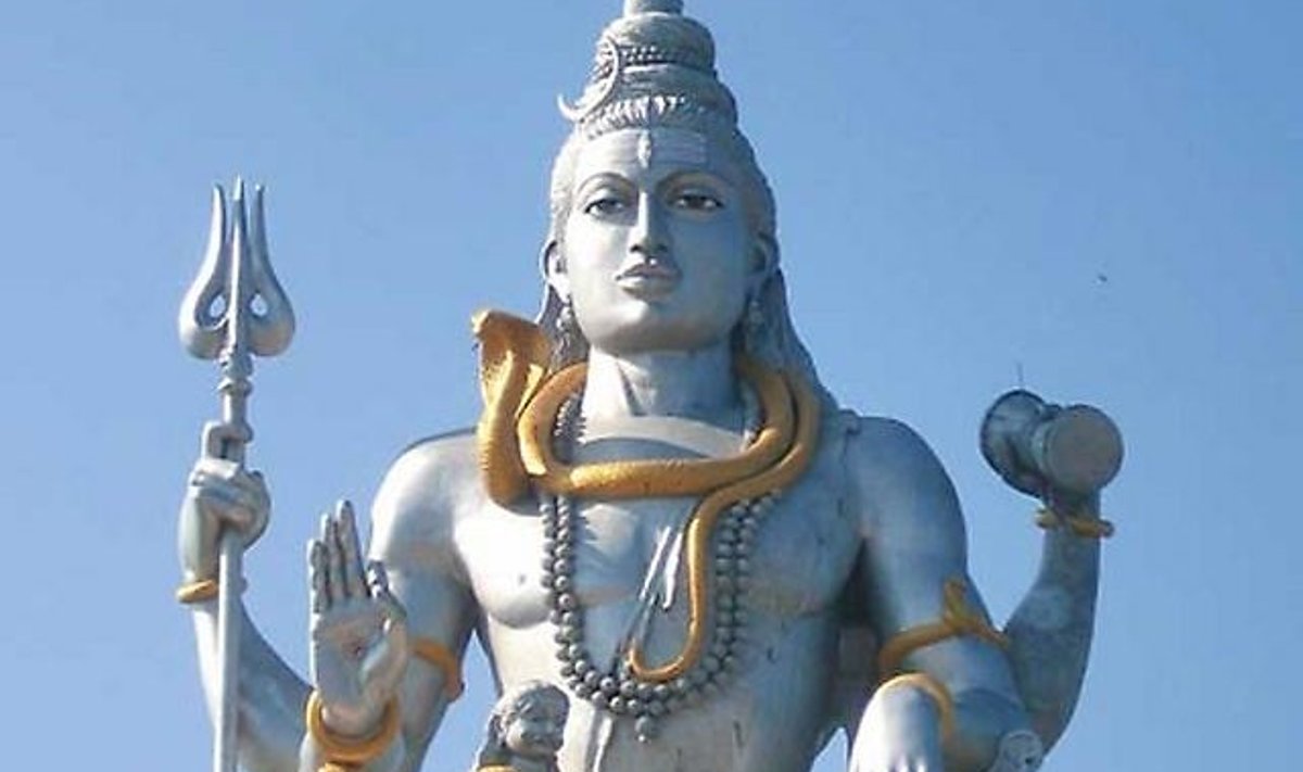 Kõrgem kui 12-korruseline maja: Jumal Shiva täies hiilguses (Riina Õun)