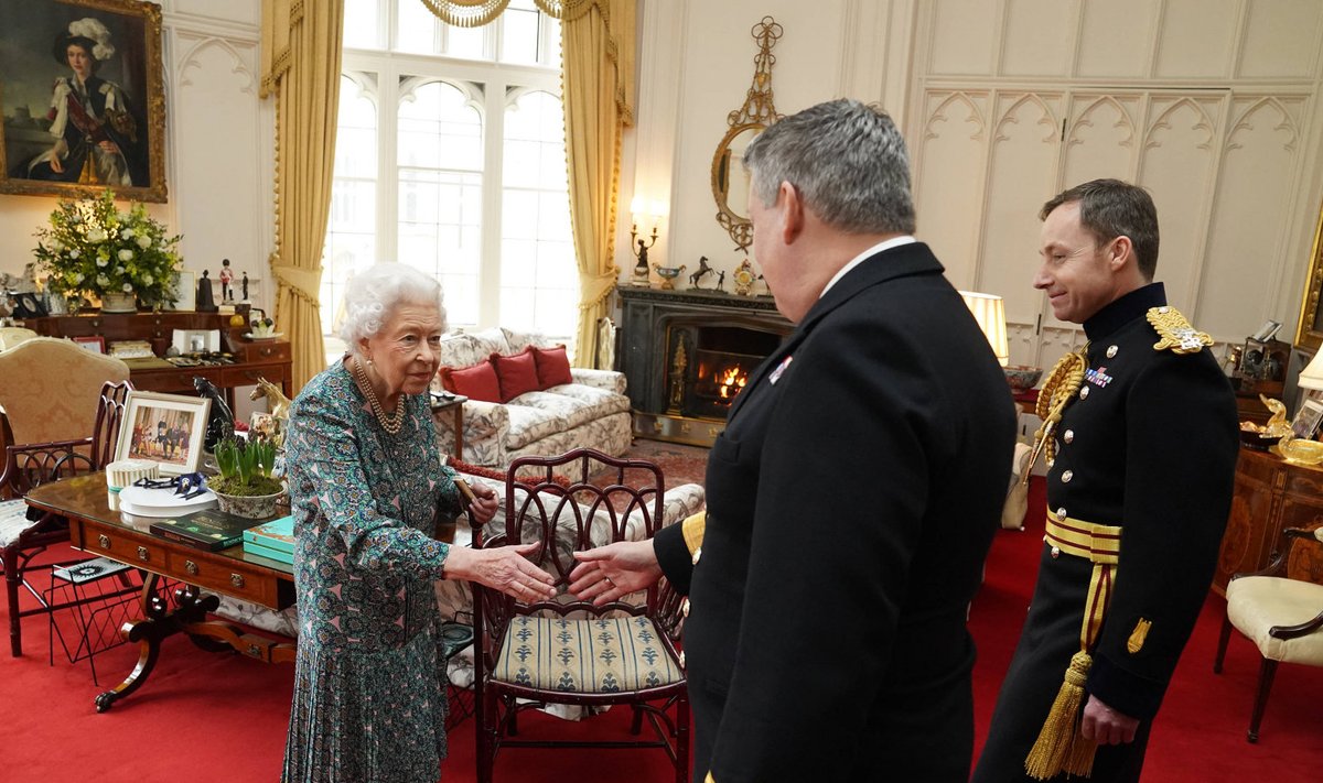 Kuninganna ametlikul kohtumisel tänavu 16. veebruaril. Neli päeva hiljem teatati tema haigestumisest koroonaviirusesse.