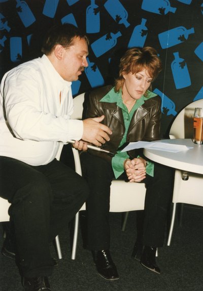 AASTATE EEST on Katrina Leskanich ka Eestis esinenud. Kaadris koos toonase raadiohääle Allan Roosilehega.