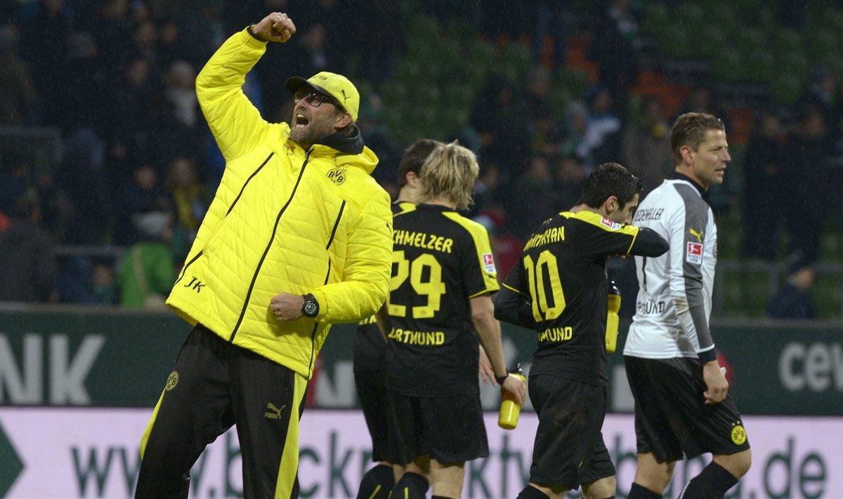 Jürgen Klopp tähistamas Dortmundi võitu Bremeni üle.