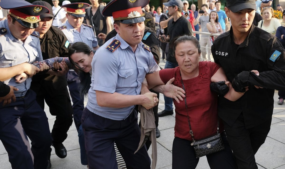 Kasahstani politsei arreteerib meeleavaldajaid 6. juulil