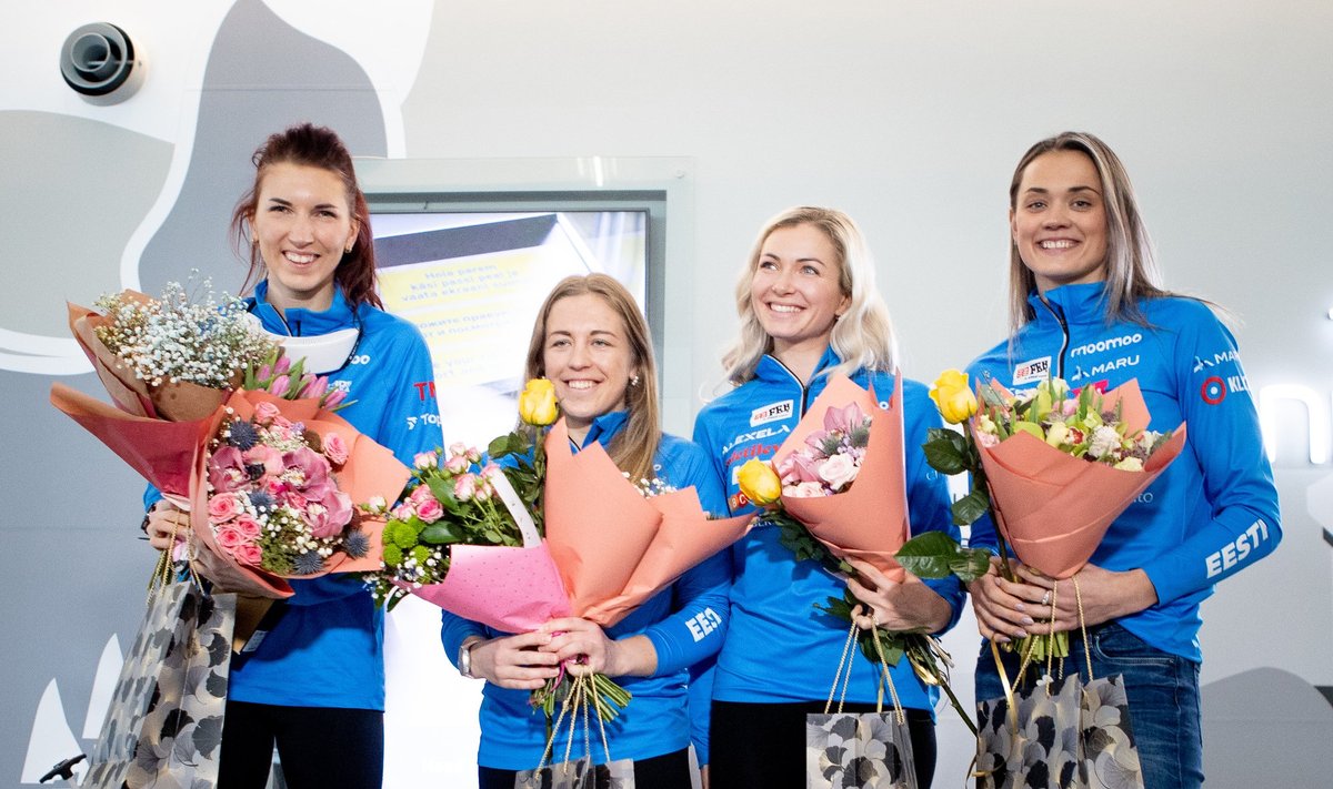 Женская сборная Эстонии по биатлону (Туули Томингас (слева направо), Йоханна Талихярм, Регина Эрмитс и Сюзан Кюльм).