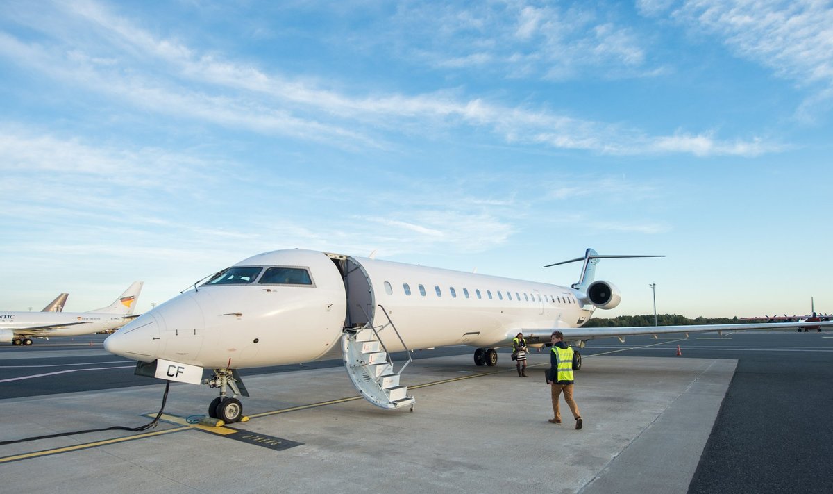 Uus Estonian Airi lennuk
Bombardier CRJ 700
Tallinna lennujaamas