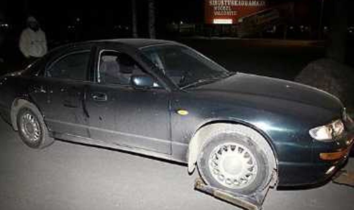 Kohtunik Merle Partsi kasutuses olnud auto Mazda Xedos, mis kuulub õigusbüroole Ius Dicere