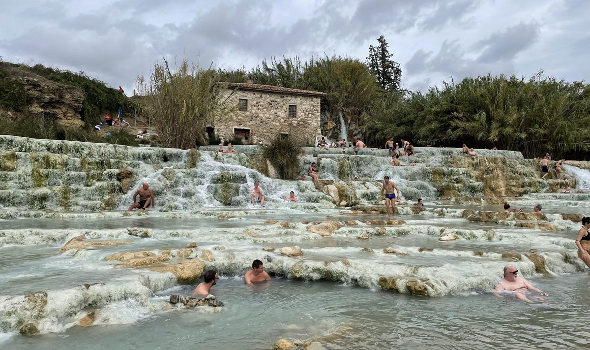 Cascate del Mulino soe vesi lausa kutsub mõnulema.