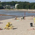 Ветер унес с пляжа на Штромке сотни тонн песка. Вместо него привезут другой за 10 000 евро