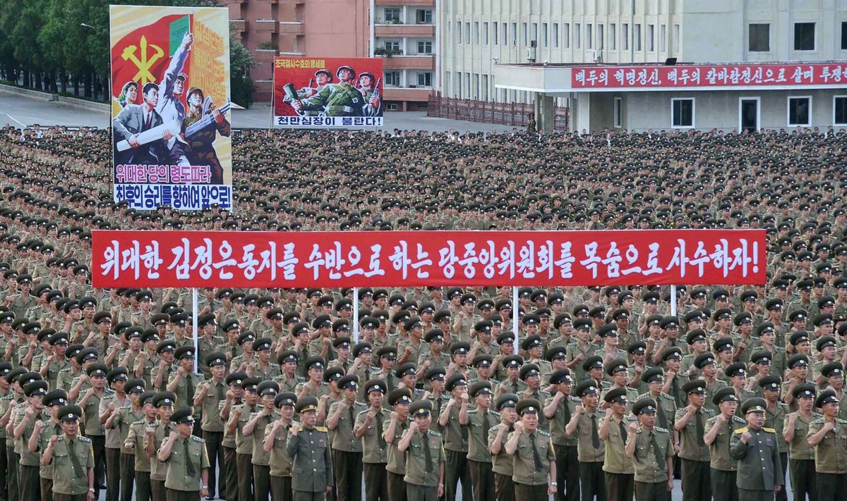 Eilne paraad Põhja-Korea pealinnas