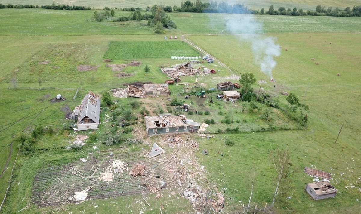Tornaado hävitustöö ohvriks langenud talu Lätis