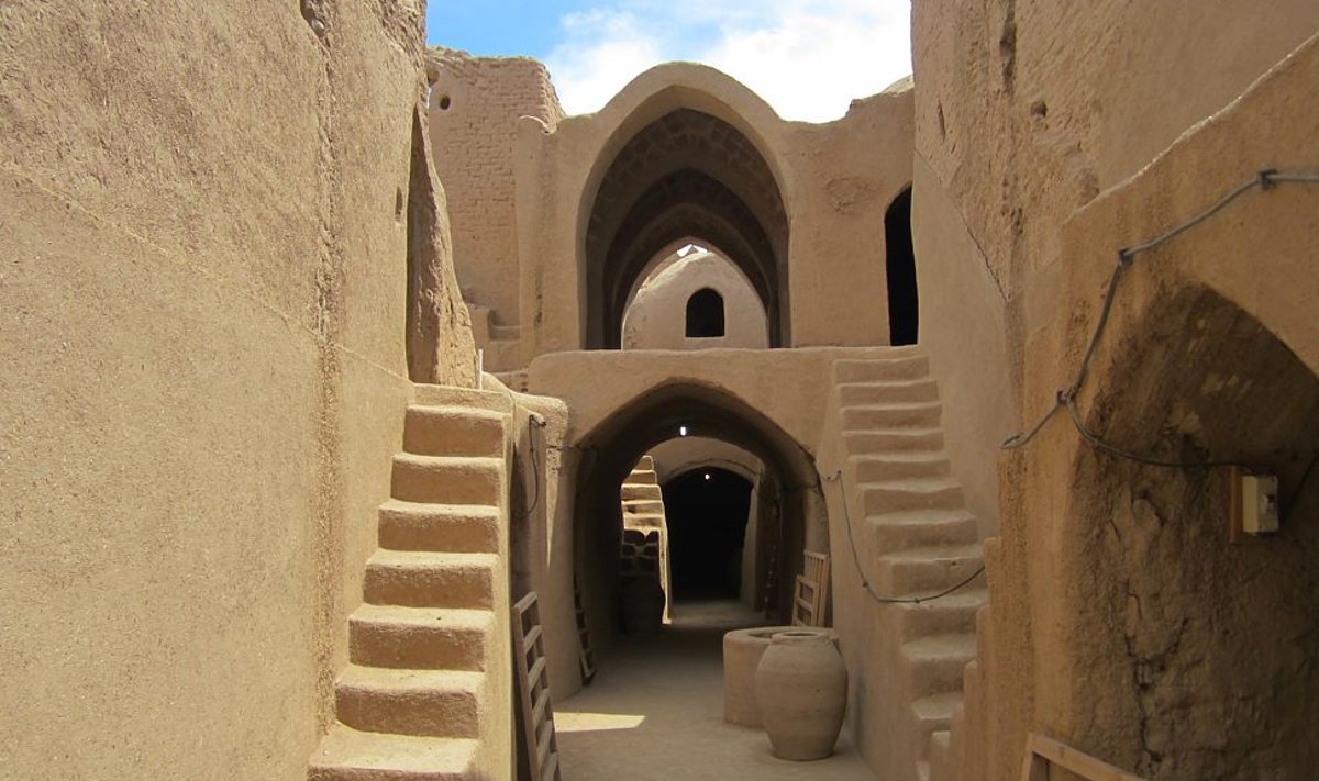  Sassanid Fortress at Saryazd