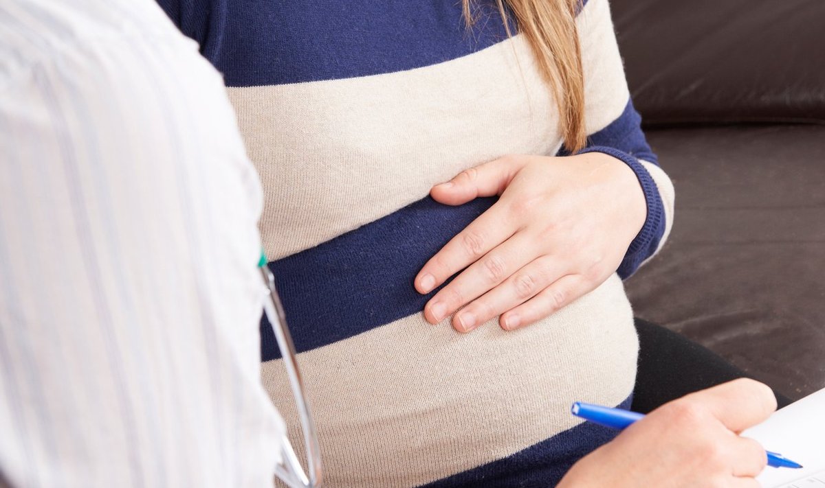 Üha rohkem leidub rasedaid, kes pöörduvad esimesel arstivisiidil kohe ämmaemanda juurde.