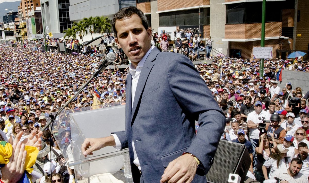 Laupäeval tuli Venezuela pealinnas Caracases Juan Guaidó toetuseks välja kümneid tuhandeid inimesi.