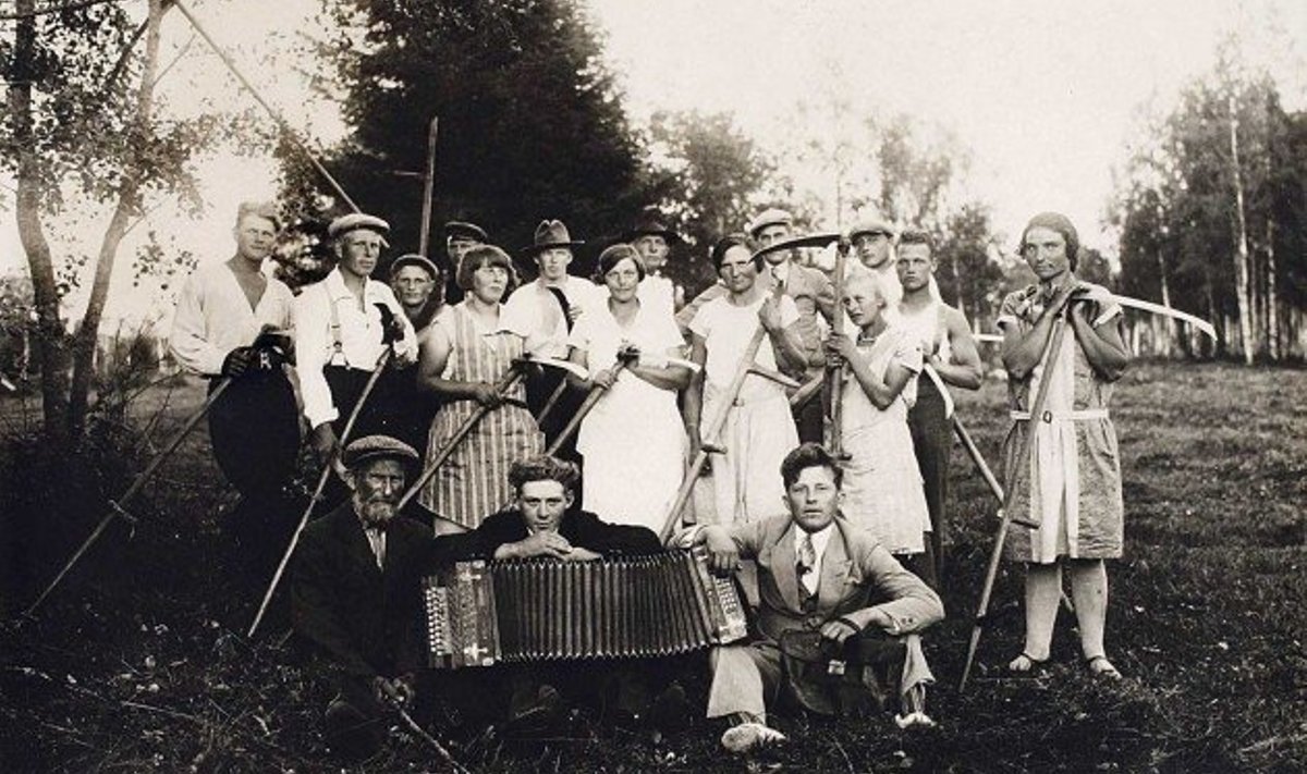 Heinatalgud Viljandimaal Imavere vallas Jalametsa külas 1931. aastal. Foto: ERM