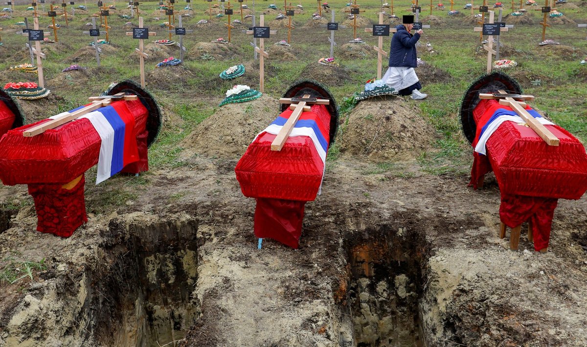 Похороны в Луганске солдат, воевавших на стороне России