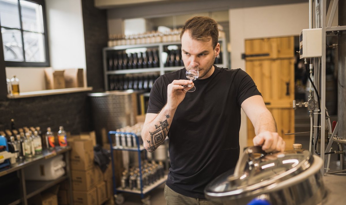 Peninuki Distillery tegevjuht Margus Punga ütleb, et neil läks isegi kiiresti, tootmisloa saamiseks kulus vähem kui aasta.