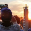 DELFI FOTOD: Laulupeolised said nautida imelist päikeseloojangut tuhandete kaasmaalaste seltsis