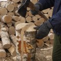 Aiavana kevadised nõuanded: suuremat mõõtu rehvist saab küttepuude lõhkumisel hea abilise