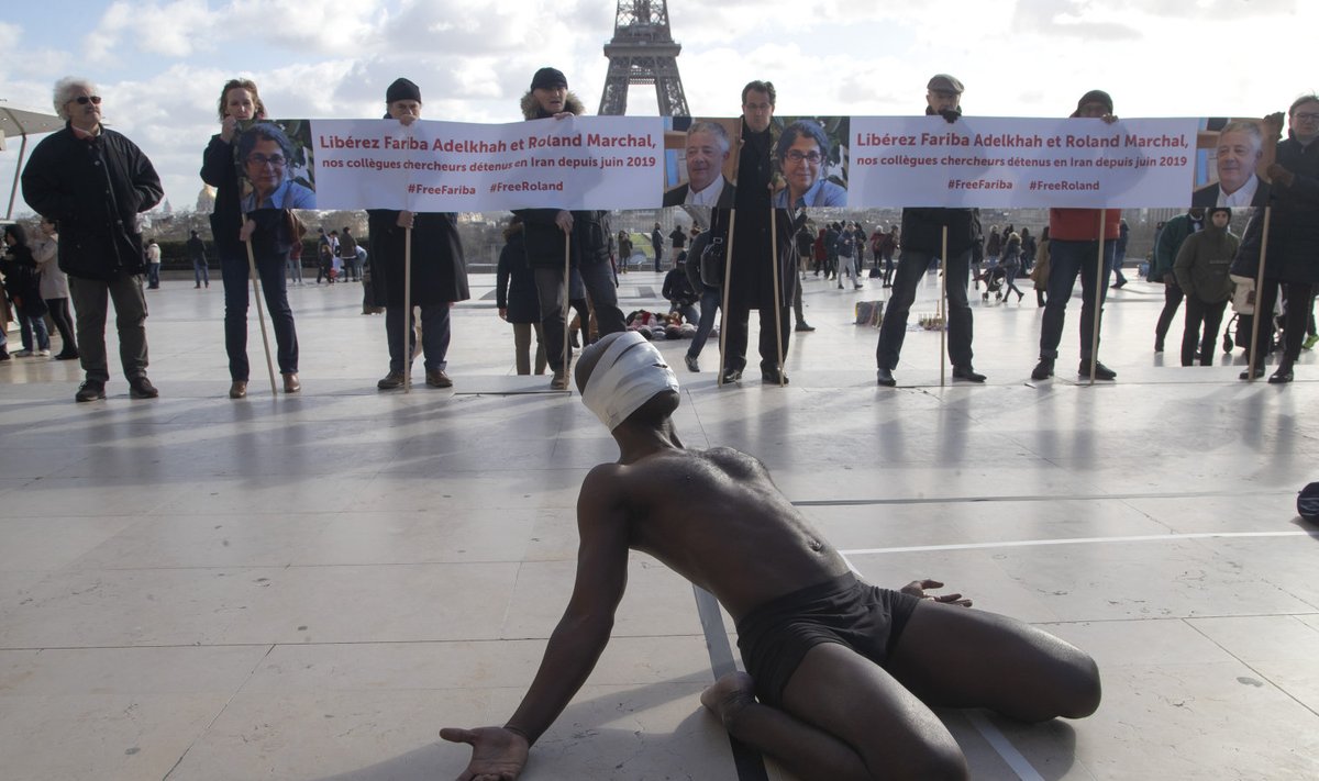 Акция в Париже в поддержку Ролана Маршаля
